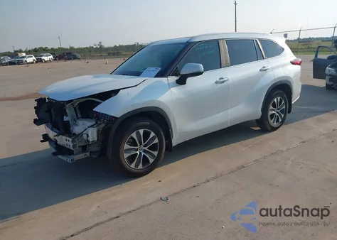 2023 Toyota Highlander Xle z USA, uszkodzony, nr VIN 5TDKDRBH5PS006405